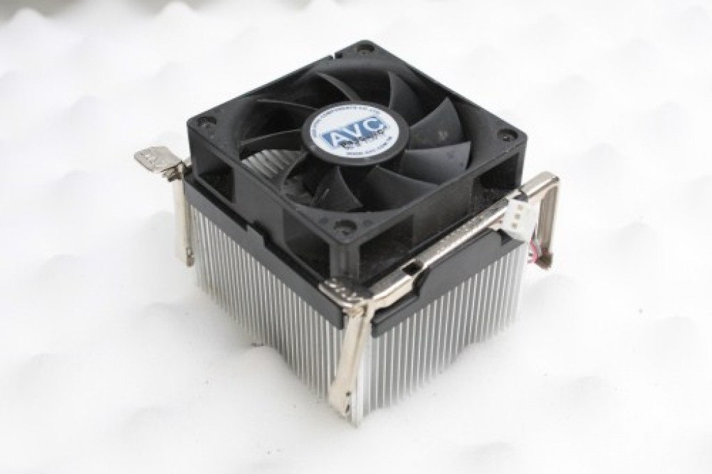 AVC CPU Heatsink Fan Clips 3 Pin Socket 478 DA07020T12U