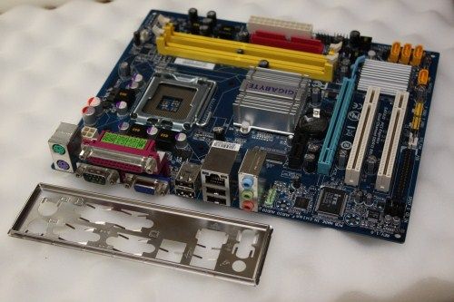 LGA775 マザーボード GIGABYTE GA-G31M-S2L + CPU Intel core 2 duo E7200 + メモリ 4GB 送料無料 中古GIGABYTE製マザーボード GA-G31M-S2L Rev1.1 LGA775